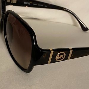 Michael Kors sun hlasses